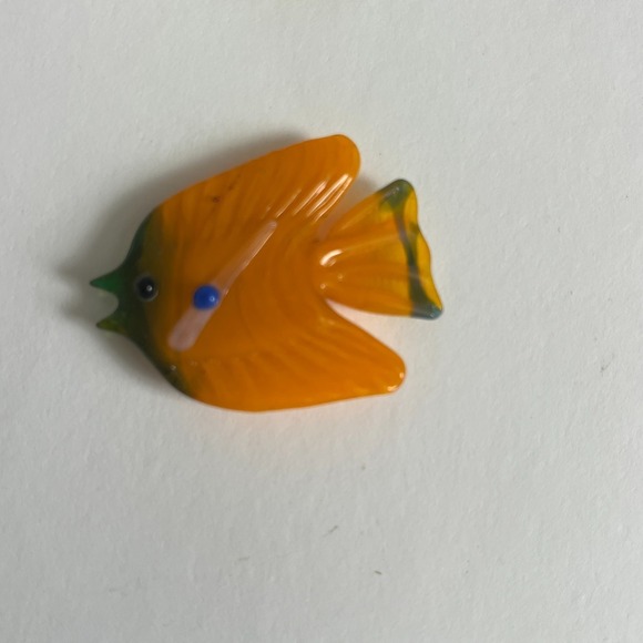 Vintage Set of 5 Blown Glass Tropical Fish Magnets Colorful Art Glass Nautical - Picture 8 of 11